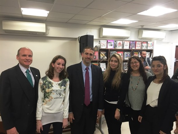 Ambassador Shapiro, Mr. Thomas Ganton, Head of the Department of Public Diplomacy at the American Embassy, Dr. Daphna Strauss, and students from the Department of Politics and Communication