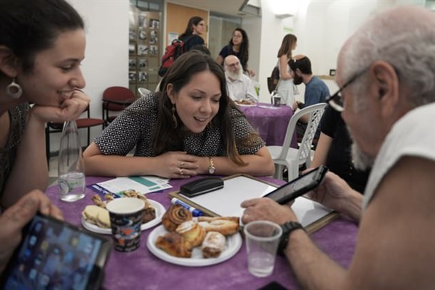 קפה אפזיה שנערך בשנה שעברה במרכז אדלר, צילום: טפטים טבורנאן