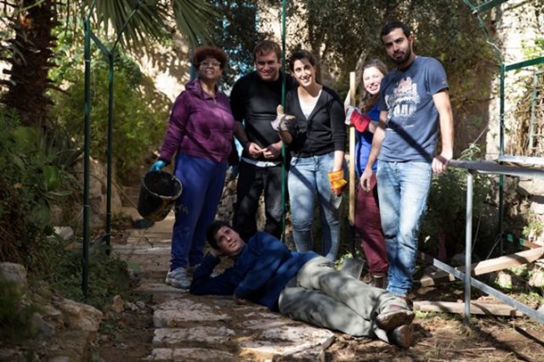 Renovating Zamenof Garden, Photograph: Adi Zar