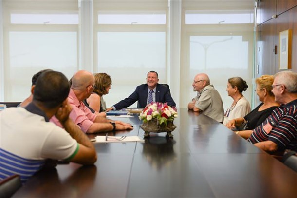 Members of the Adler Aphasia Center meet with Speaker of the Knesset MK Yuli Edelstein 