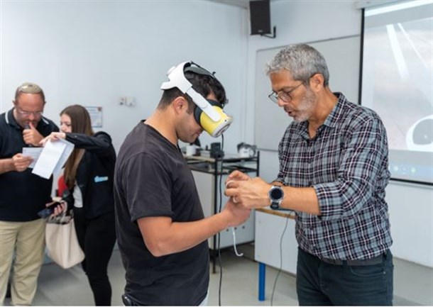 משקפי VR להיכנס לעולמות חדשניים